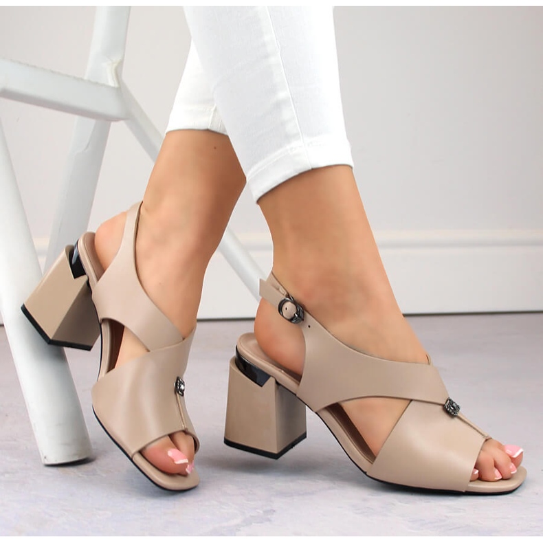 Béžové dámské sandály s ozdobným podpatkem, Vinceza 62111 béžový 1