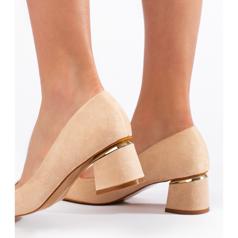 Semišové béžové lodičky na nízkém podpatku béžový 2