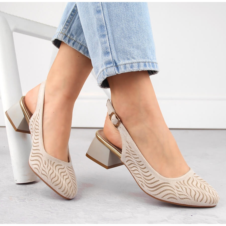 Dámské béžové semišové sandály na podpatku Jezzi RMR2263-4 béžový 1 Dámské béžové semišové sandály na podpatku Jezzi RMR2263-4 béžový 1