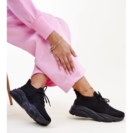 Černé tenisky s masivní podrážkou Kassi černá 1 Černé tenisky s masivní podrážkou Kassi černá 1