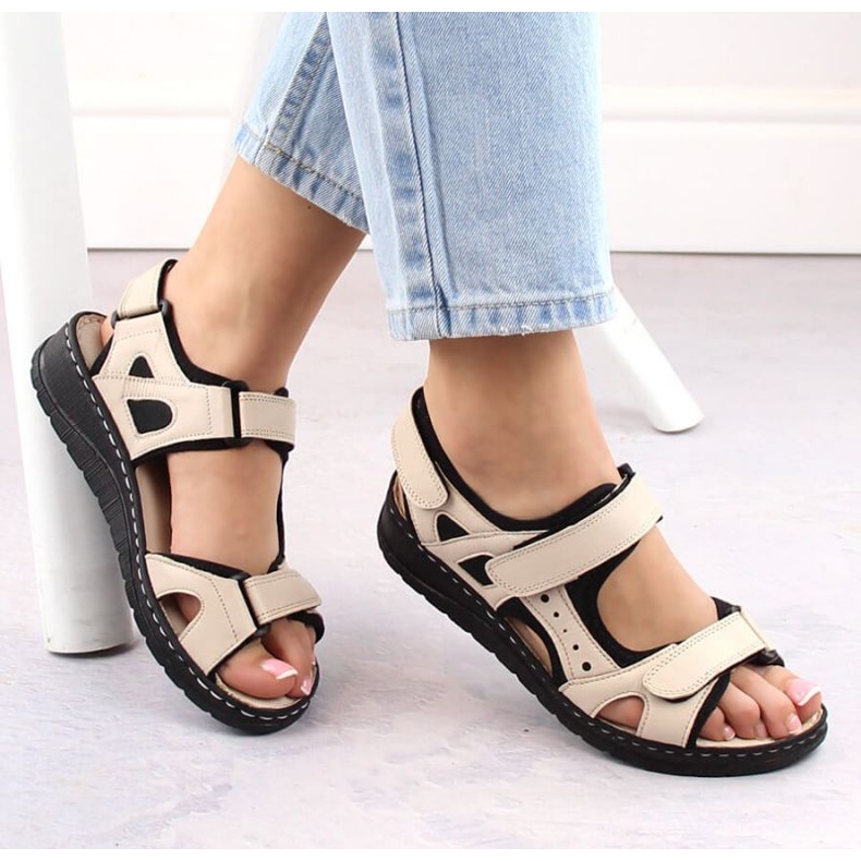 Pohodlné kožené sandály Artiker W HBH77, béžové 1