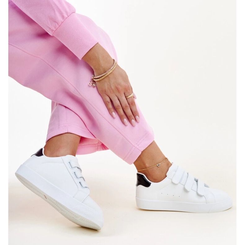 Bílé a černé tenisky na suchý zip značky Samala bílý 1