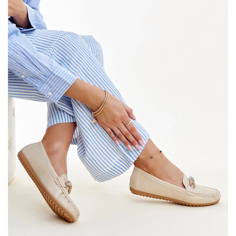 Béžové mokasíny zdobené kamínky Adiba béžový 1