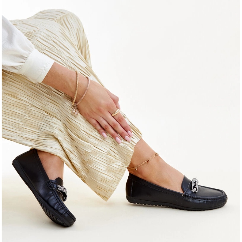 Černé mokasíny zdobené kamínky Adiba černá 1