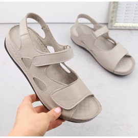 Dámské kožené sandály na suchý zip, světle šedé T.Sokolski L24-158 šedá 4