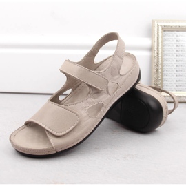 Dámské kožené sandály na suchý zip, světle šedé T.Sokolski L24-158 šedá 6