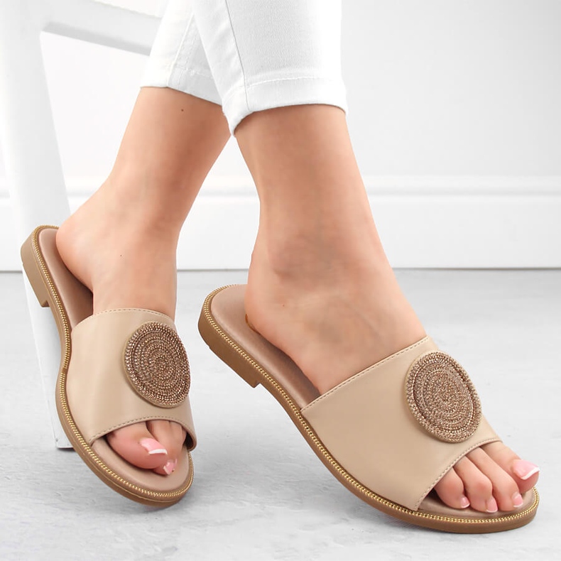 Béžové dámské pantofle se zirkony Filippo DP6217 béžový 1