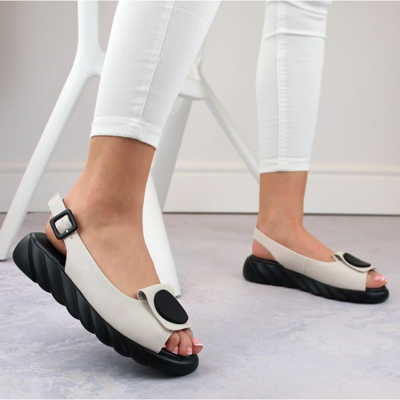 Pohodlné kožené sandály na platformě Artiker W HBH74B, béžové 1