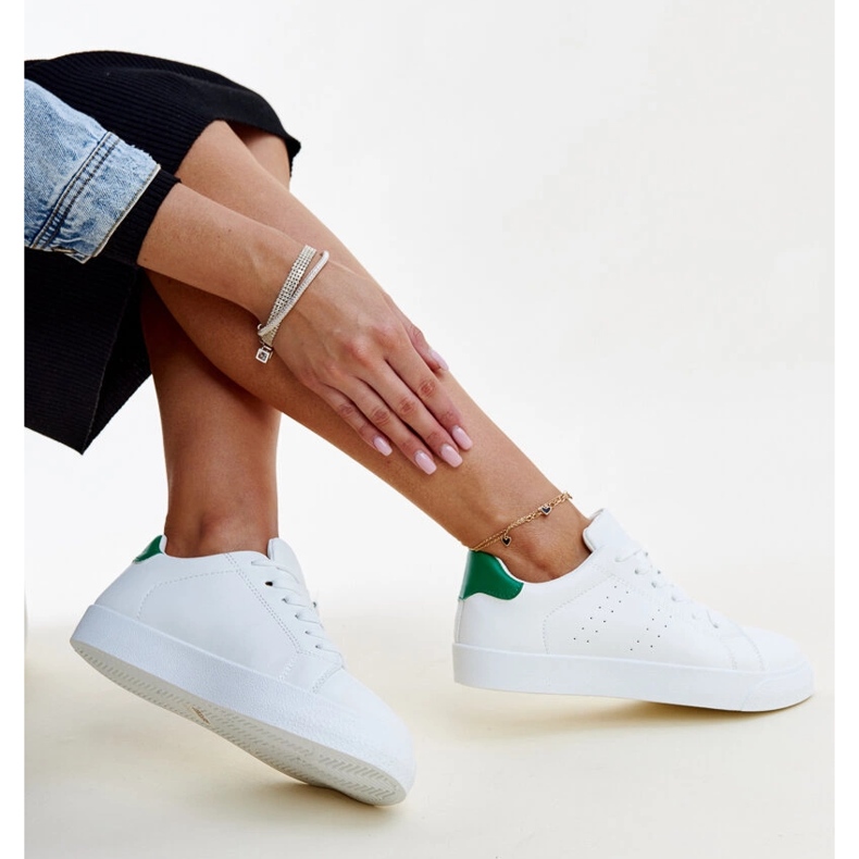 Bílé a zelené tenisky Akila bílý 1