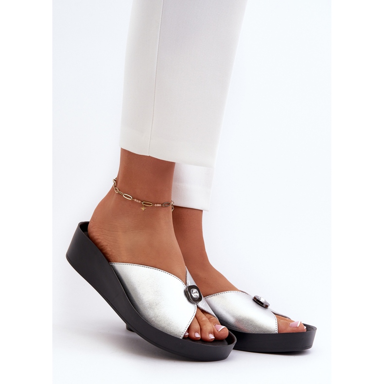 Dámské kožené žabky se stříbrným zdobením S.Barski KV27-027 2