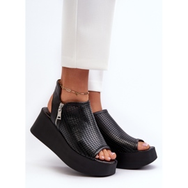 Zazoo 1792 kožené prolamované sandály na klínu, černé černá 2