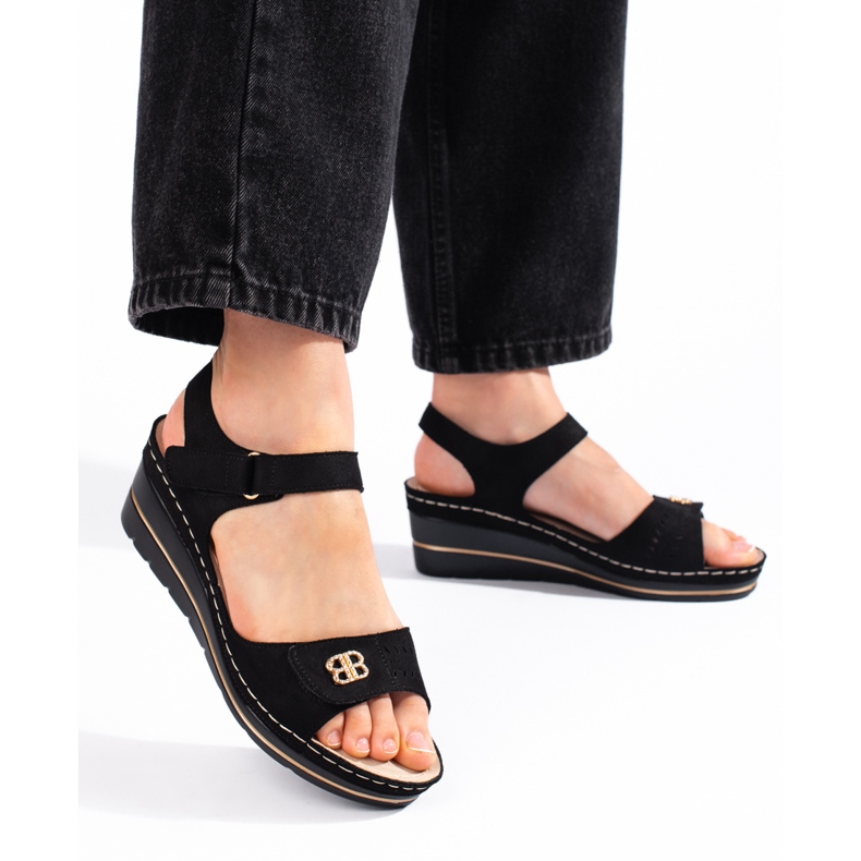 Černé semišové klínové sandály černá 1