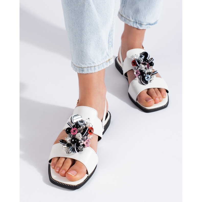 Bílé dámské sandály se zdobením bílý 1