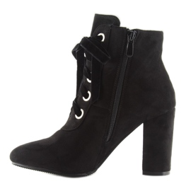 Černé černé kozačky na širokém podpatku černá 2 Černé černé kozačky na širokém podpatku černá 2