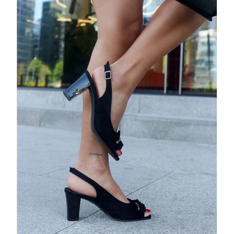 Sandály Mukaram na vysokém podpatku s ozdobným volánem černá 1