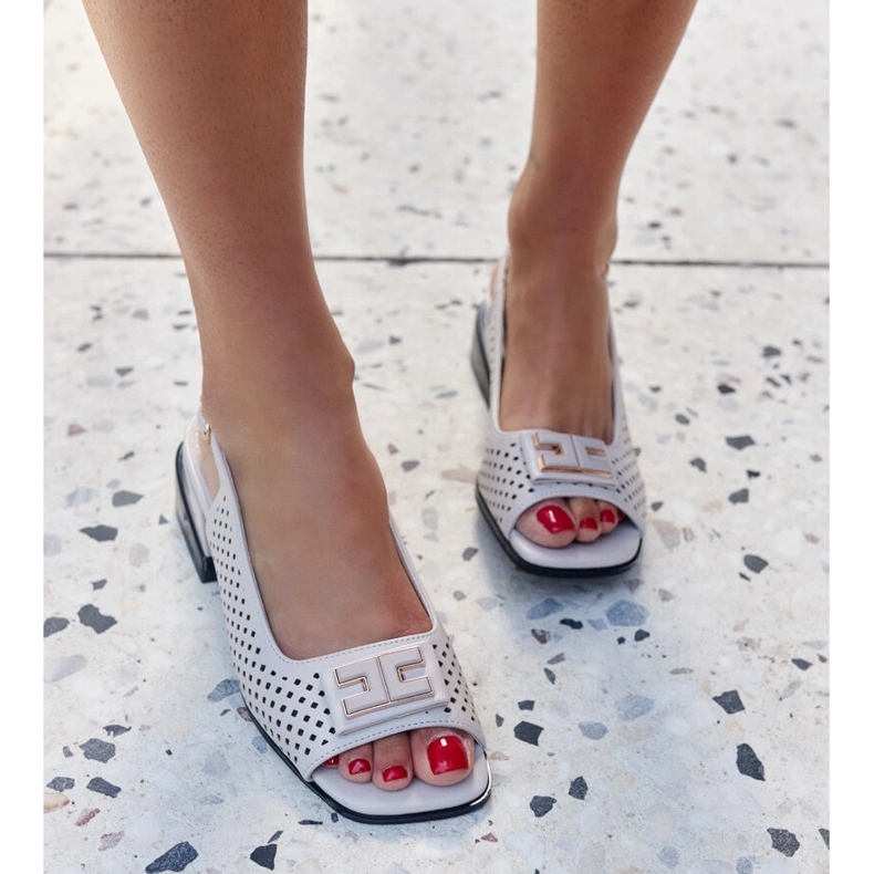 Prolamované sandály na masivním bloku Sajida šedá 1