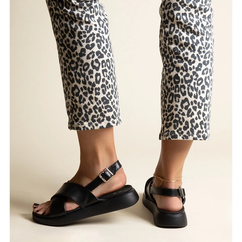 Černé sandály na platformě Burnet černá 1