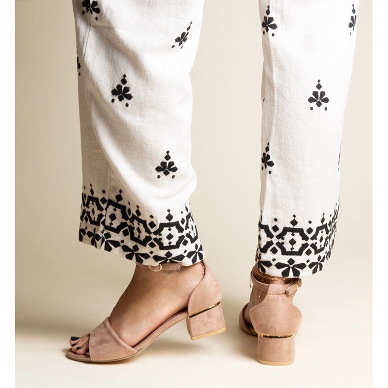 Tmavě béžové klasické sandály Kinsela na vysokém podpatku béžový 2