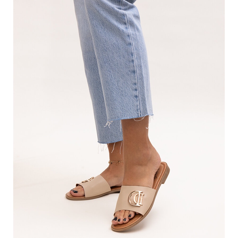 Béžové spony značky Almeita béžový 1 Béžové spony značky Almeita béžový 1