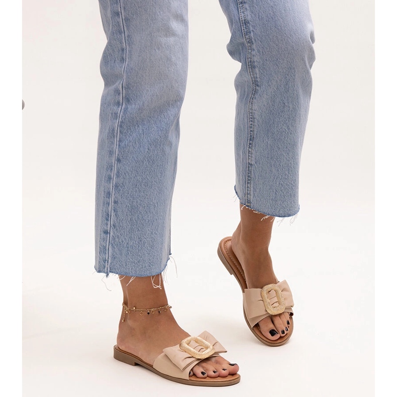 Béžové žabky s přezkou Limera béžový 1