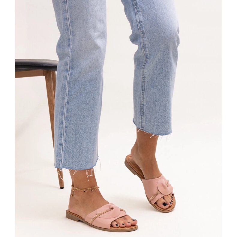 Klobouky zdobené páskem se zirkony Amari růžový 1