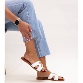 Bílé žabky s přezkou Razanna bílý 1