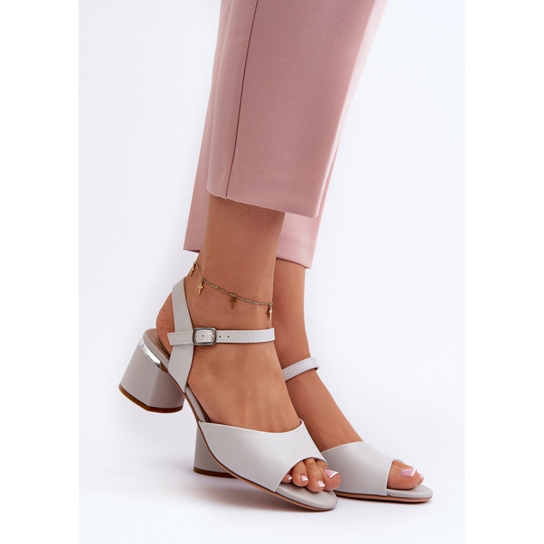 Dámské sandály na nízkém podpatku z eko kůže Sergio Leone SK876 šedá 2