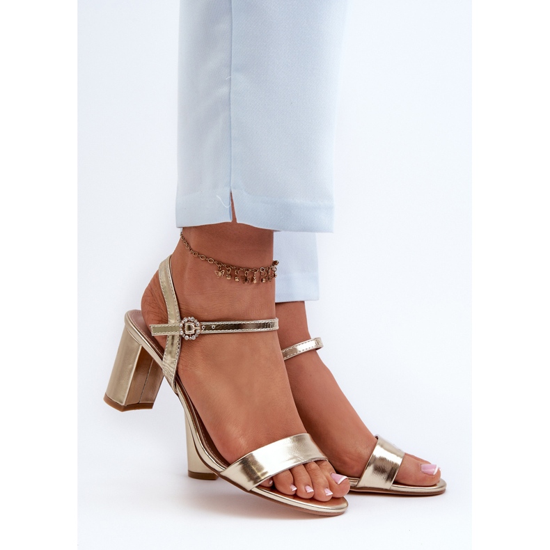 Zlaté sandály na vysokém podpatku Glindra zlatý 2