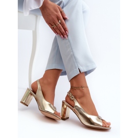 Elegantní sandály na vysokém podpatku se zlatým zdobením Trasea 7