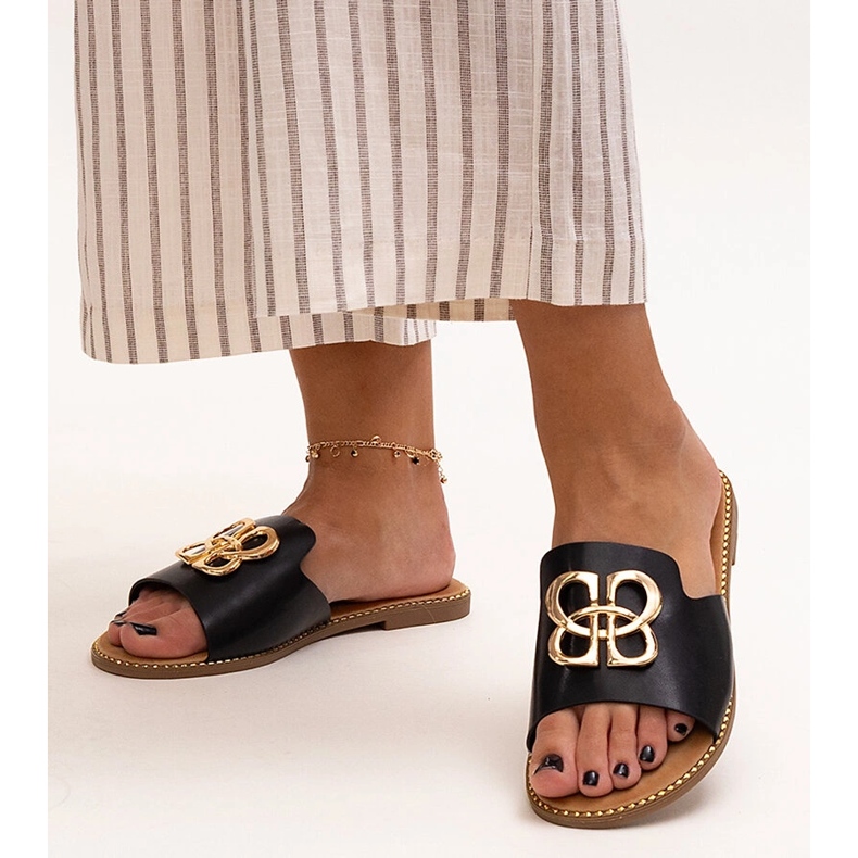 Černé žabky zdobené přezkou Perkin černá 1