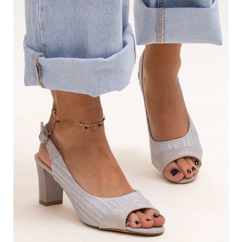 Evento Stříbrné sandály s koženou stélkou Myrle šedá 1