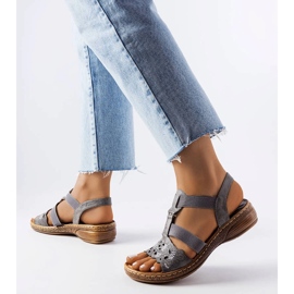 Evento Šedé sportovní sandály s kamínky od Rossignol šedá 1 Evento Šedé sportovní sandály s kamínky od Rossignol šedá 1