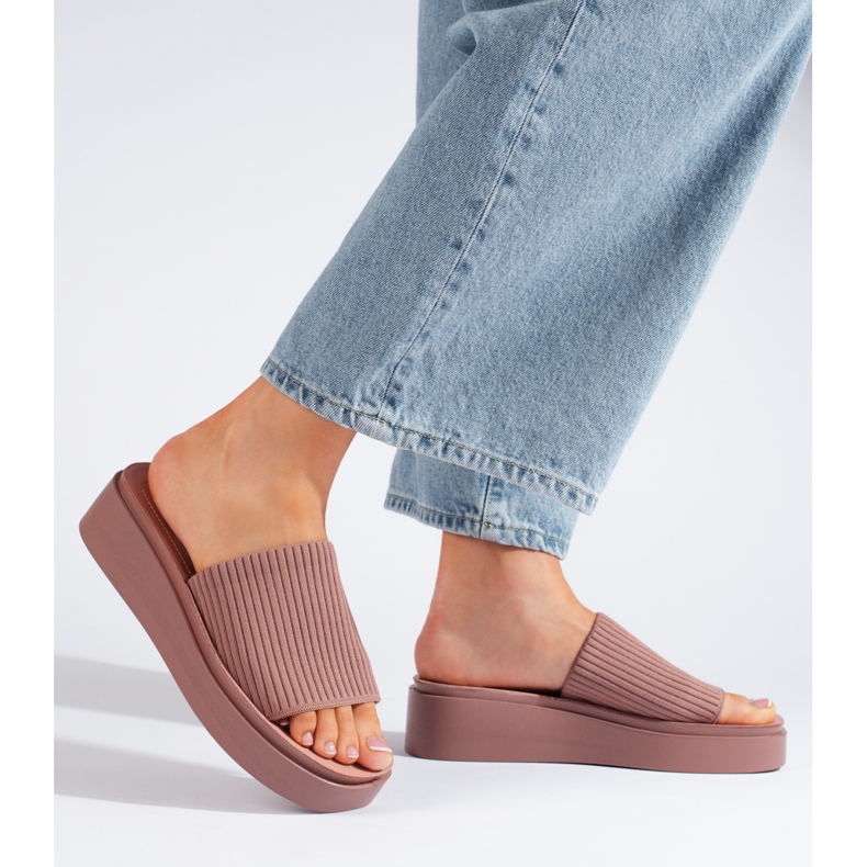 Sergio Leone Dámské růžové sandály na klínku růžový 1