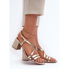 Kožené sandály na nízkém podpatku Maciejka 06653-25 Zlatá zlatý 2