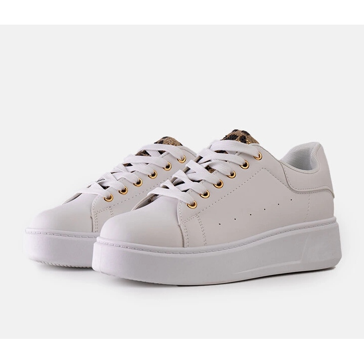 Bílé tenisky s poutavým zdobením Asmait bílý 1