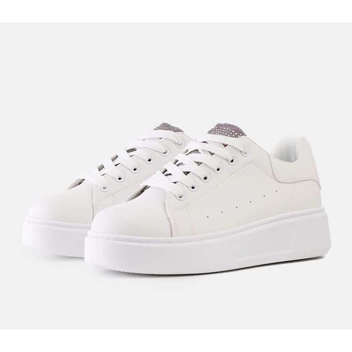 Bílé tenisky s poutavým zdobením Asmait bílý 2