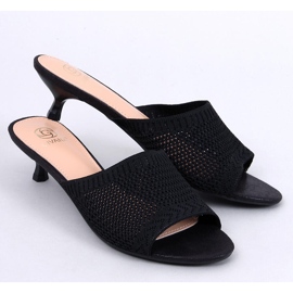 Černé prolamované kachní žabky Bertini černý 1