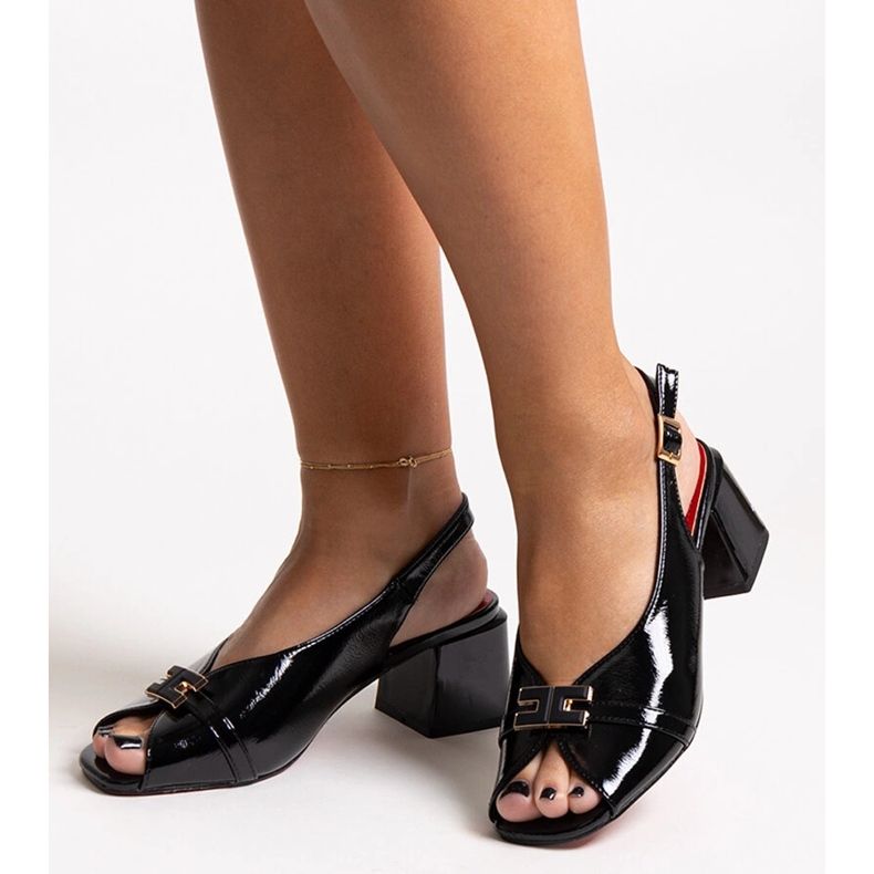 Černé sandály s koženou stélkou Totana černá 1