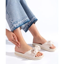 Béžové pantofle s mašlí béžový 1 Béžové pantofle s mašlí béžový 1