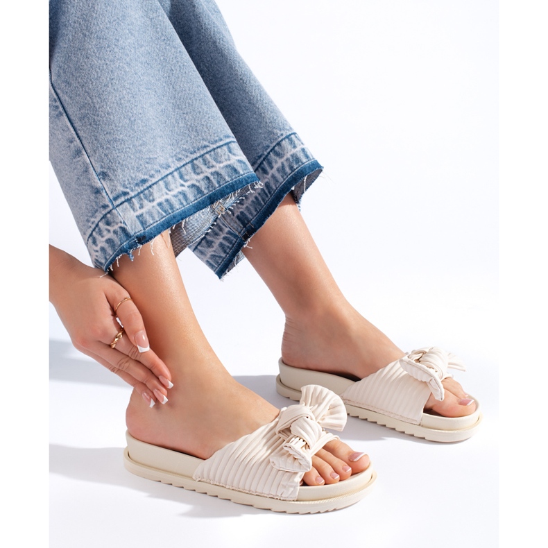 Béžové pantofle s mašlí béžový 1 Béžové pantofle s mašlí béžový 1