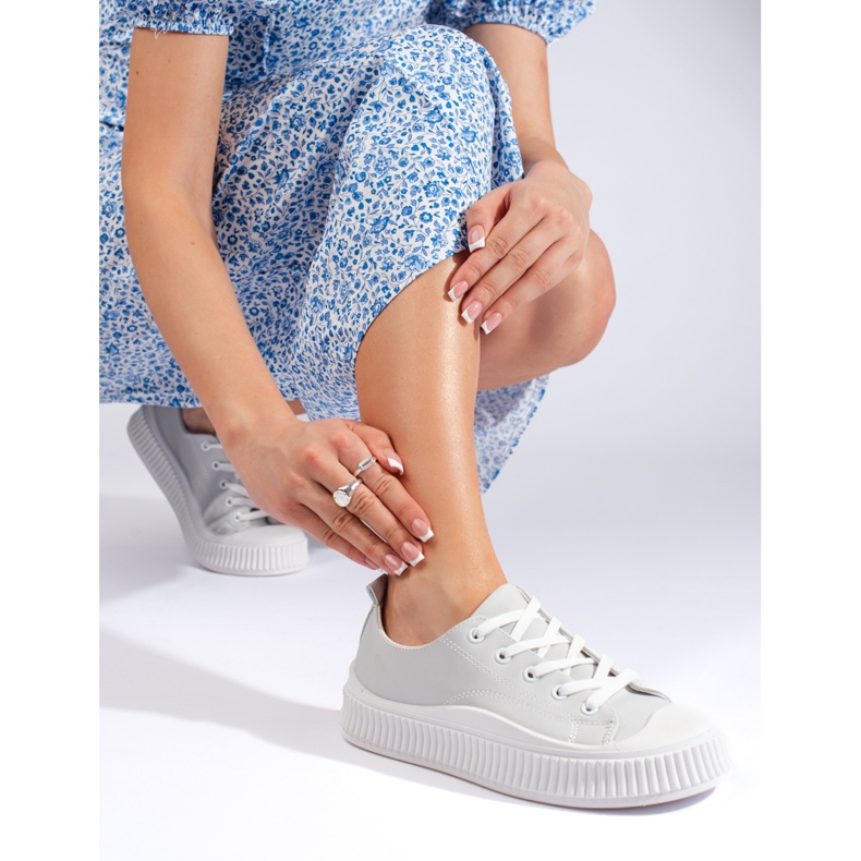 Šedé dámské tenisky vyrobené z ekologické kůže šedá 2