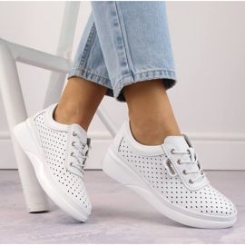 Vinceza W JAN274 bílé prolamované kožené boty na klínku bílý 1 Vinceza W JAN274 bílé prolamované kožené boty na klínku bílý 1