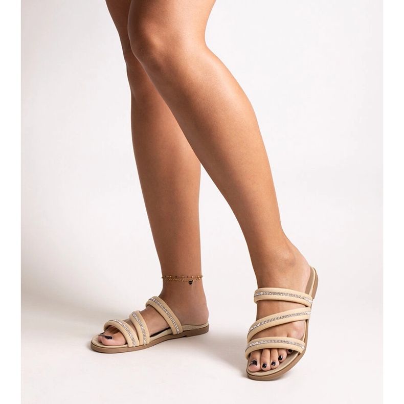 Béžové žabky s kamínky od Martinely béžový 1