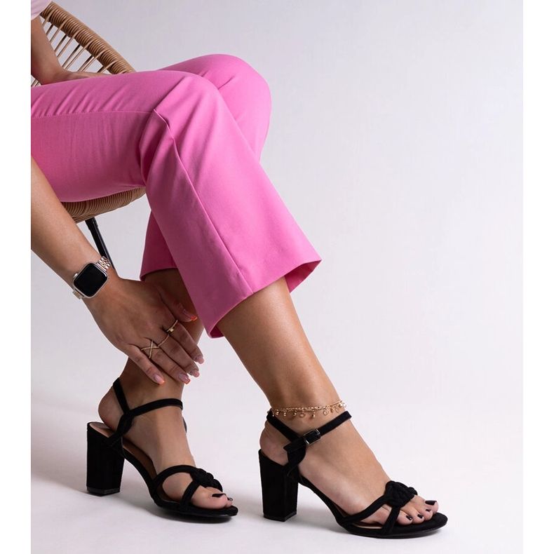 Černé sandály na vysokém podpatku značky Shama černá 1