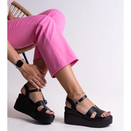 Černé sandály na klínku Reema černá 1 Černé sandály na klínku Reema černá 1