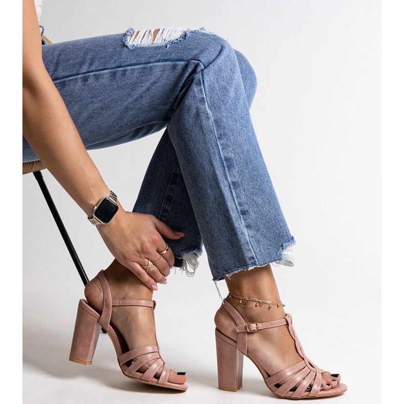 Růžové sandály na vysokém podpatku značky Mikaii růžový 1