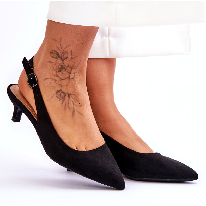 Jeeini Nízké špičaté lodičky, černé černá 4