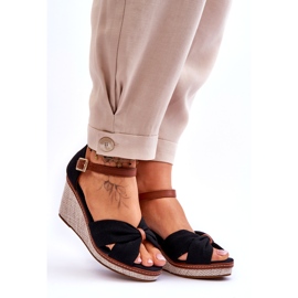 Černé dámské sandály na klínku černá 4 Černé dámské sandály na klínku černá 4