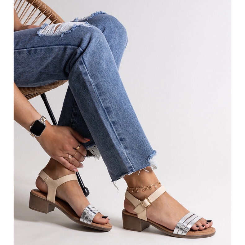 Salsabi stříbrné sandály na nízkém podpatku stříbrný 1