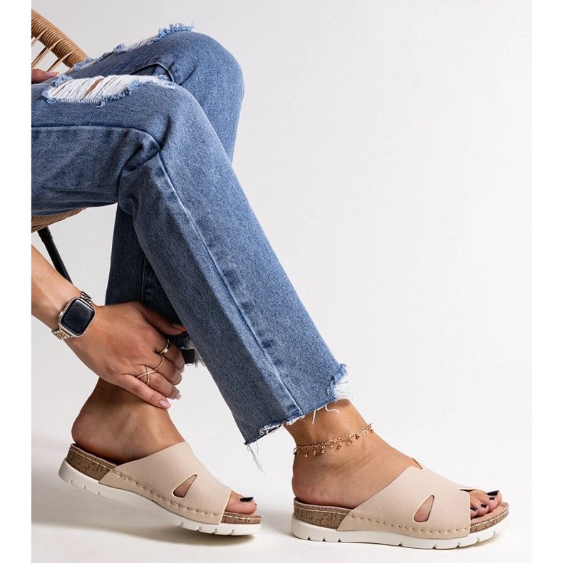 Béžové žabky s koženou vsadkou Masha béžový 1